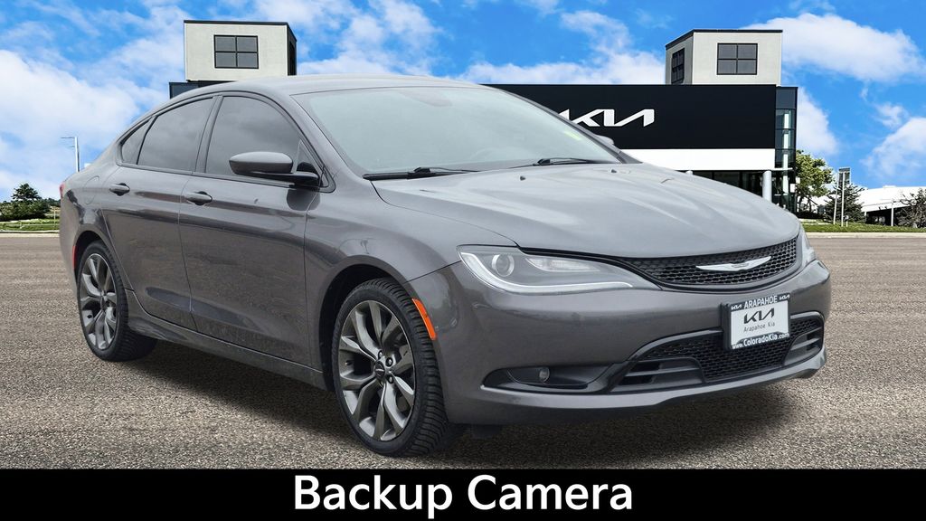 2015 Chrysler 200 S photo 2