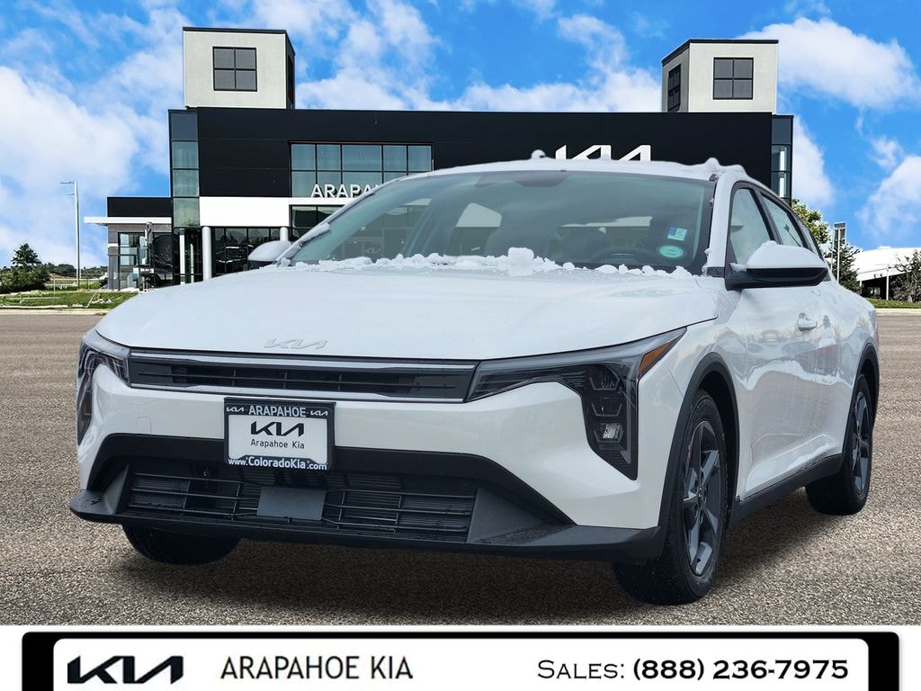 New 2025 Kia K4 LXS Sedan