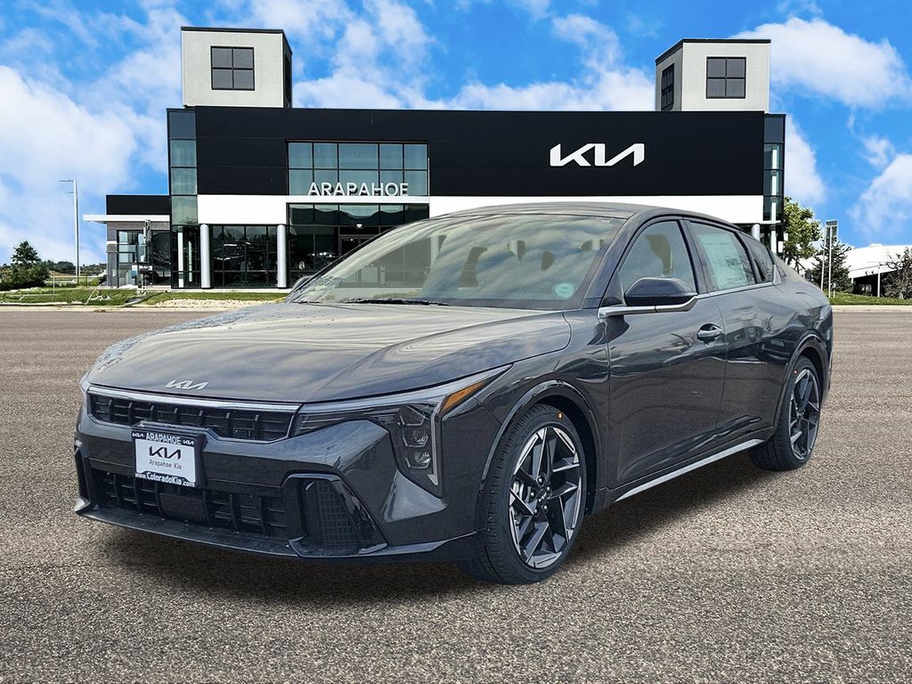 2025 Kia K4 GT-Line photo 4