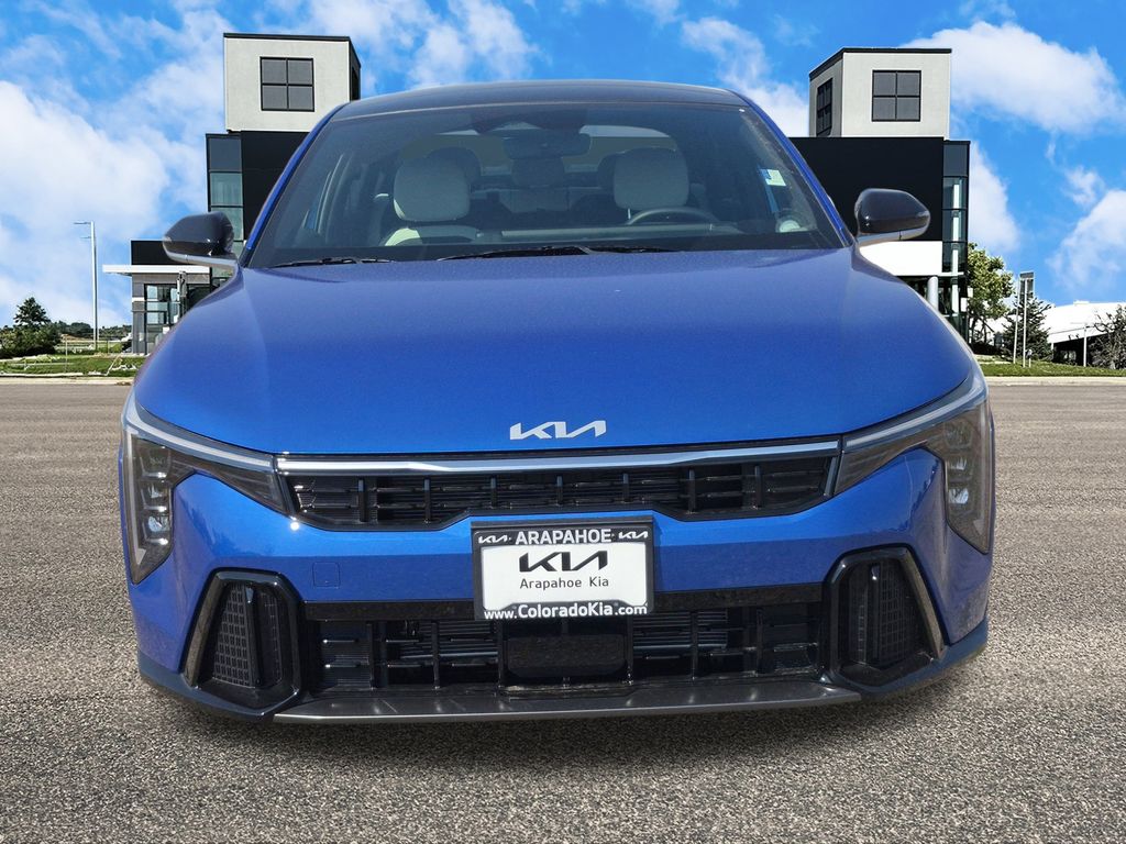 2025 Kia K4 GT-Line photo 3