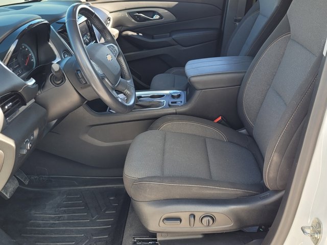 2021 Chevrolet Traverse Cloth 1LT photo 2