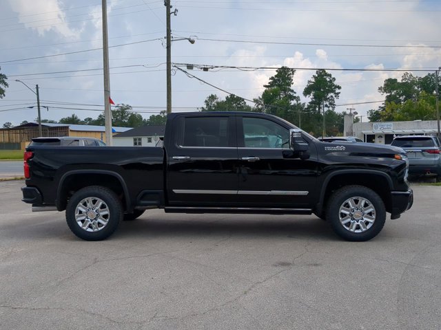 2024 Chevrolet Silverado 2500HD High Country photo 3