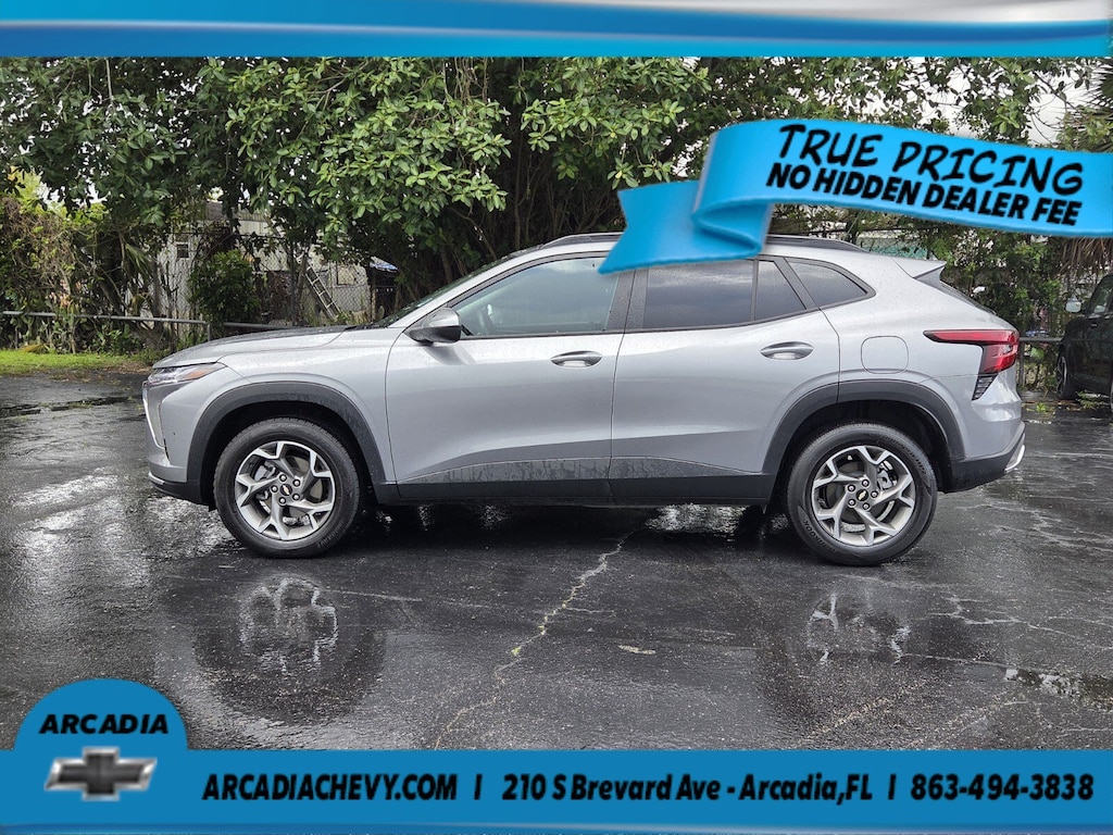 Used 2025 Chevrolet Trax LT FWD LT