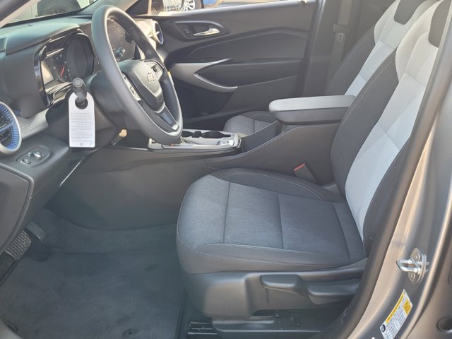 2024 Chevrolet Trax LS photo 3