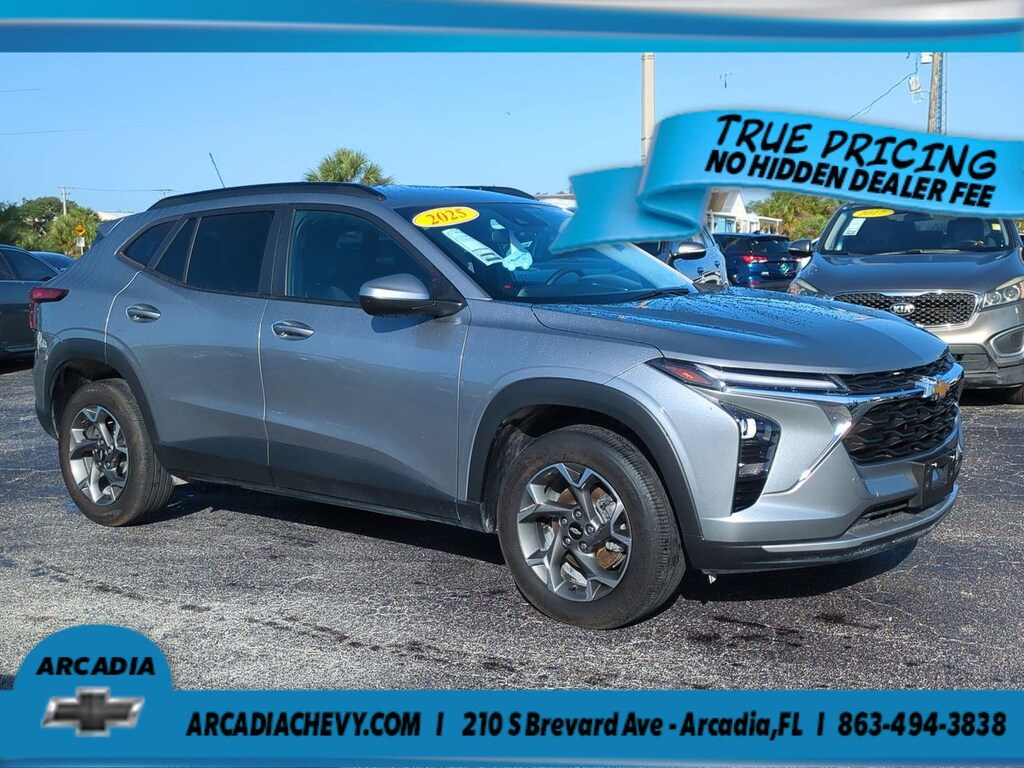 Used 2025 Chevrolet Trax LT FWD LT