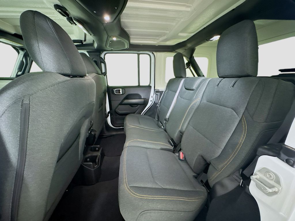 2025 Jeep Wrangler 4-Door Sahara - Photo 20