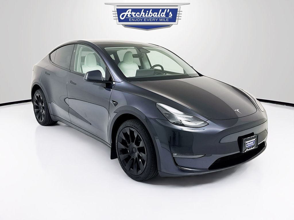 2024 Tesla Model Y Long Range Dual Motor All-Wheel Drive's photo