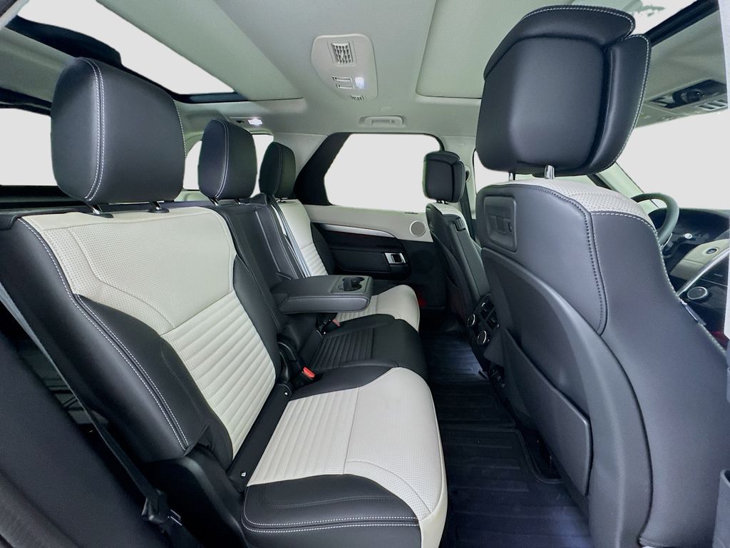 2025 Land Rover Discovery Dynamic SE - Photo 26