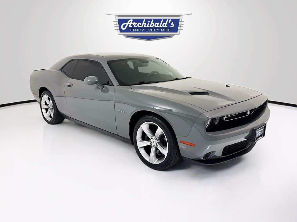 2017 Dodge Challenger R/T's photo