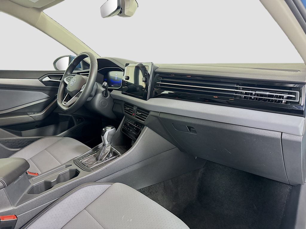 2025 Volkswagen Jetta SE - Photo 27