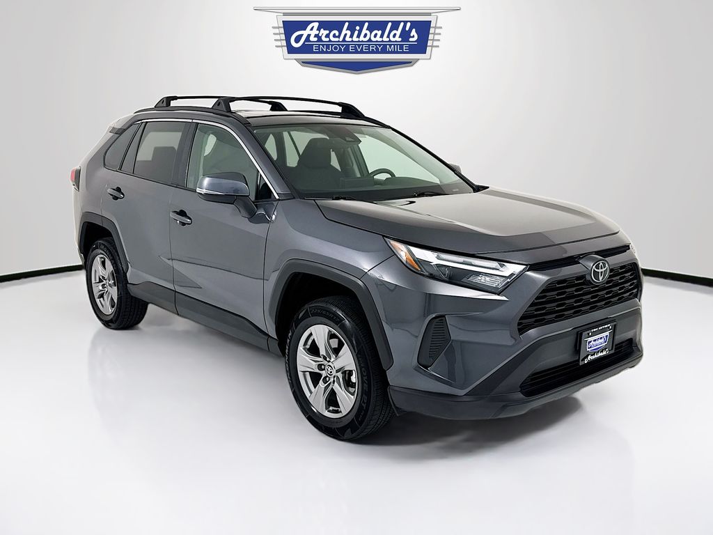 2024 Toyota RAV4 XLE AWD's photo