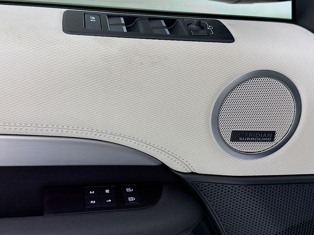 2025 Land Rover Discovery Dynamic SE - Photo 18