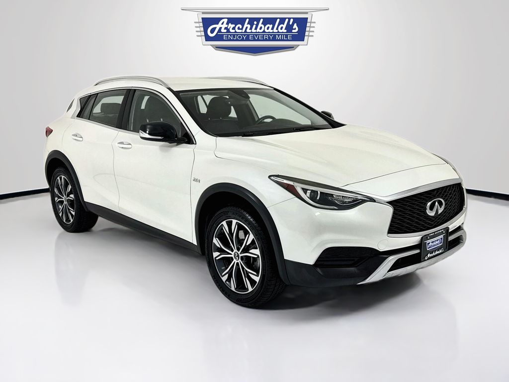 2018 INFINITI QX30 Luxury AWD's photo