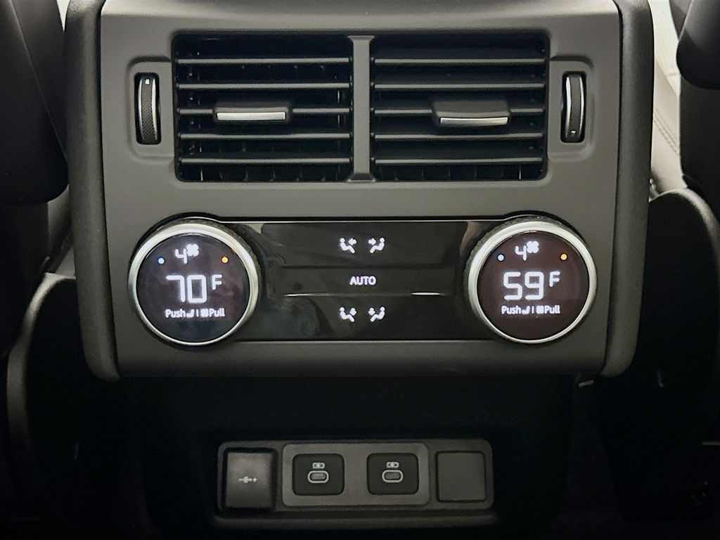 2025 Land Rover Discovery Dynamic SE - Photo 24