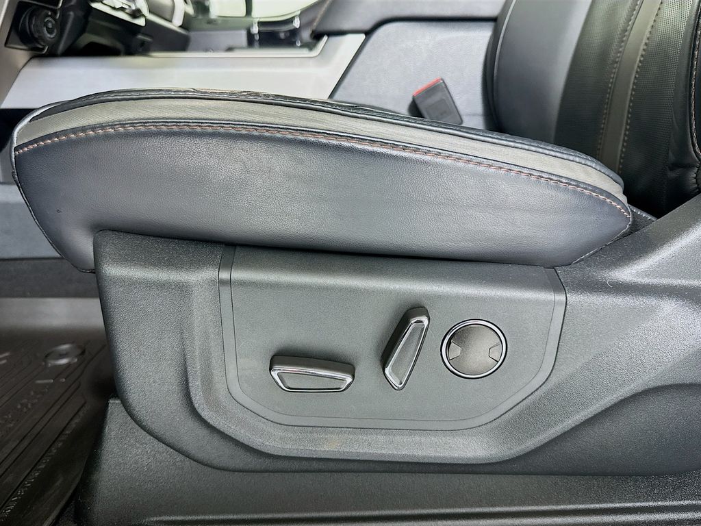 2022 Ford F-350 Super Duty Platinum - Photo 16