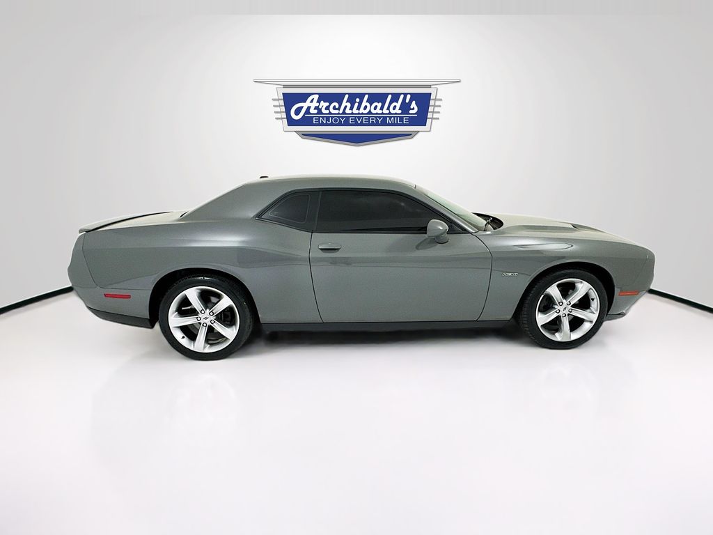 2017 Dodge Challenger R/T - Photo 9