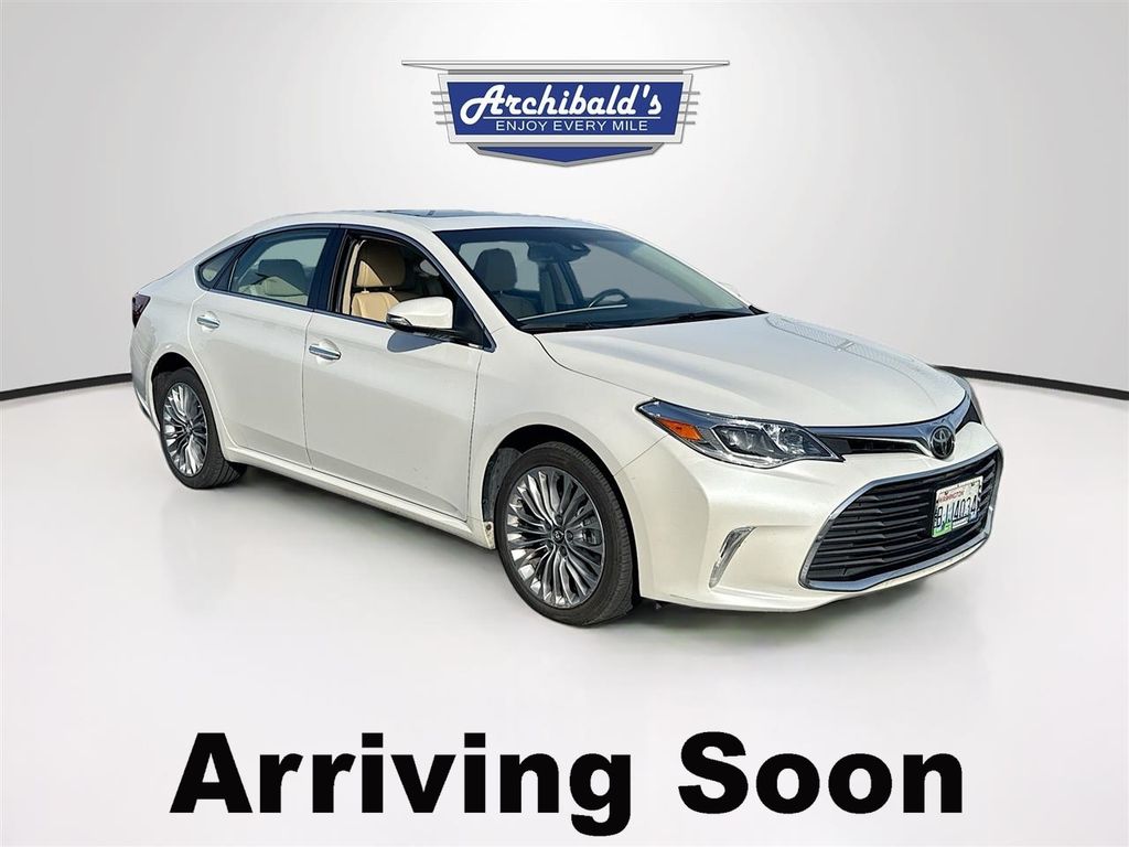 2018 Toyota Avalon Limited's photo