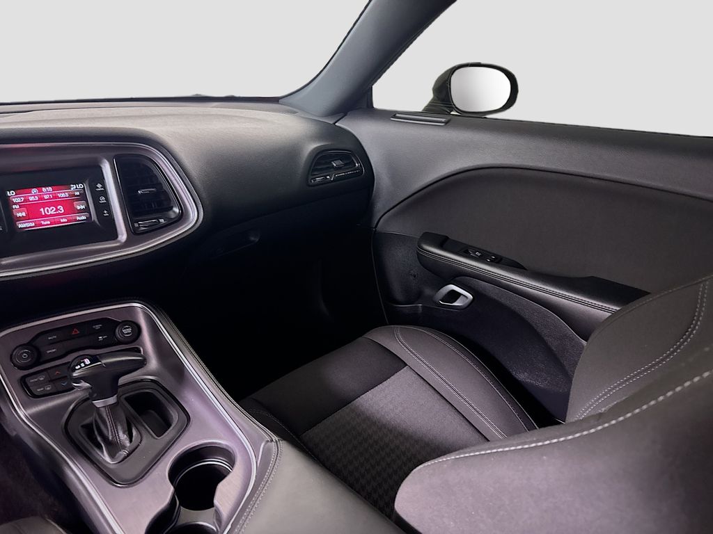 2017 Dodge Challenger R/T - Photo 22