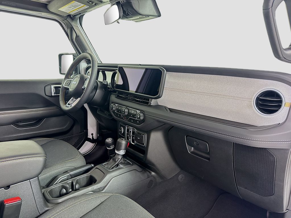 2025 Jeep Wrangler 4-Door Sahara - Photo 26