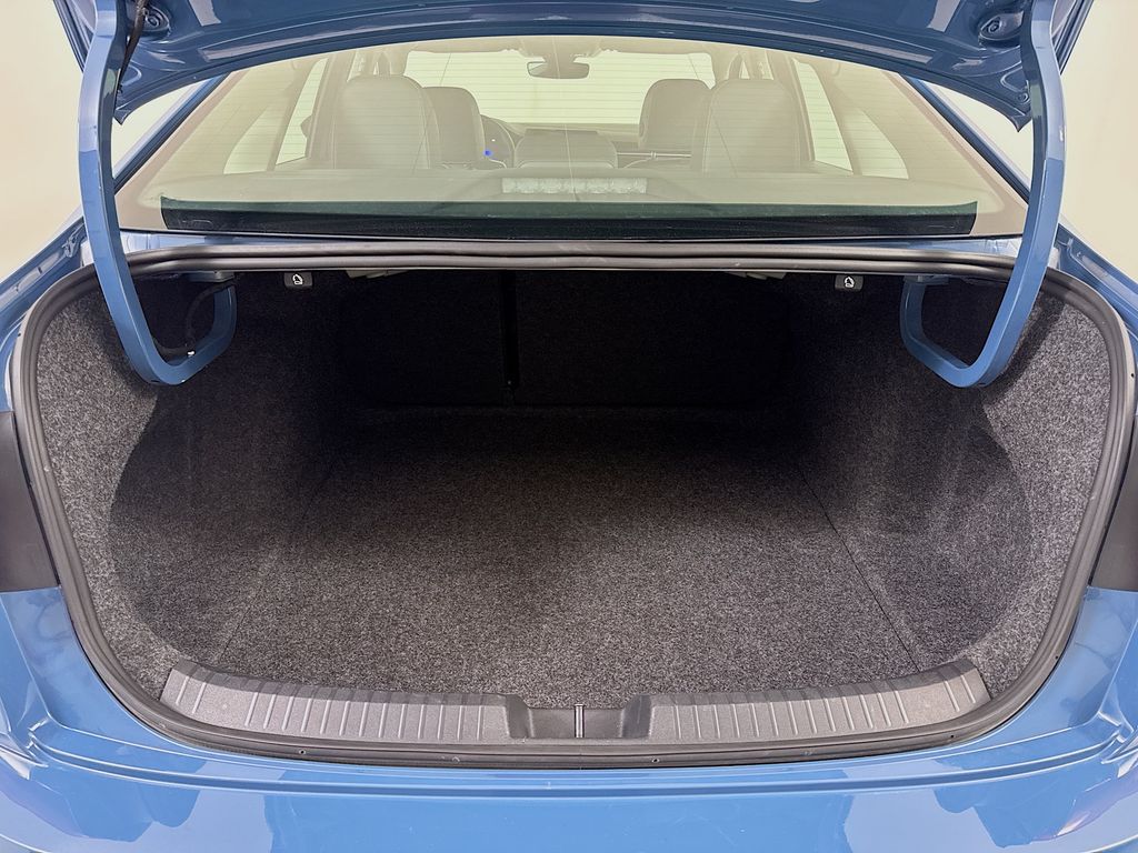 2025 Volkswagen Jetta SE - Photo 24