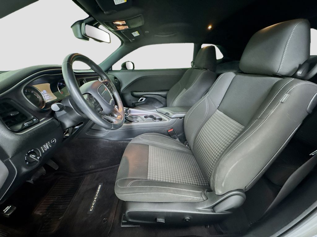 2017 Dodge Challenger R/T - Photo 12