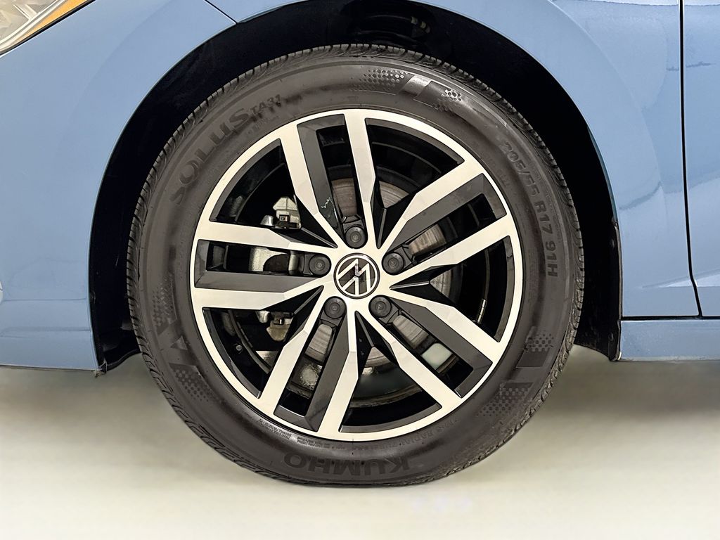 2025 Volkswagen Jetta SE - Photo 29