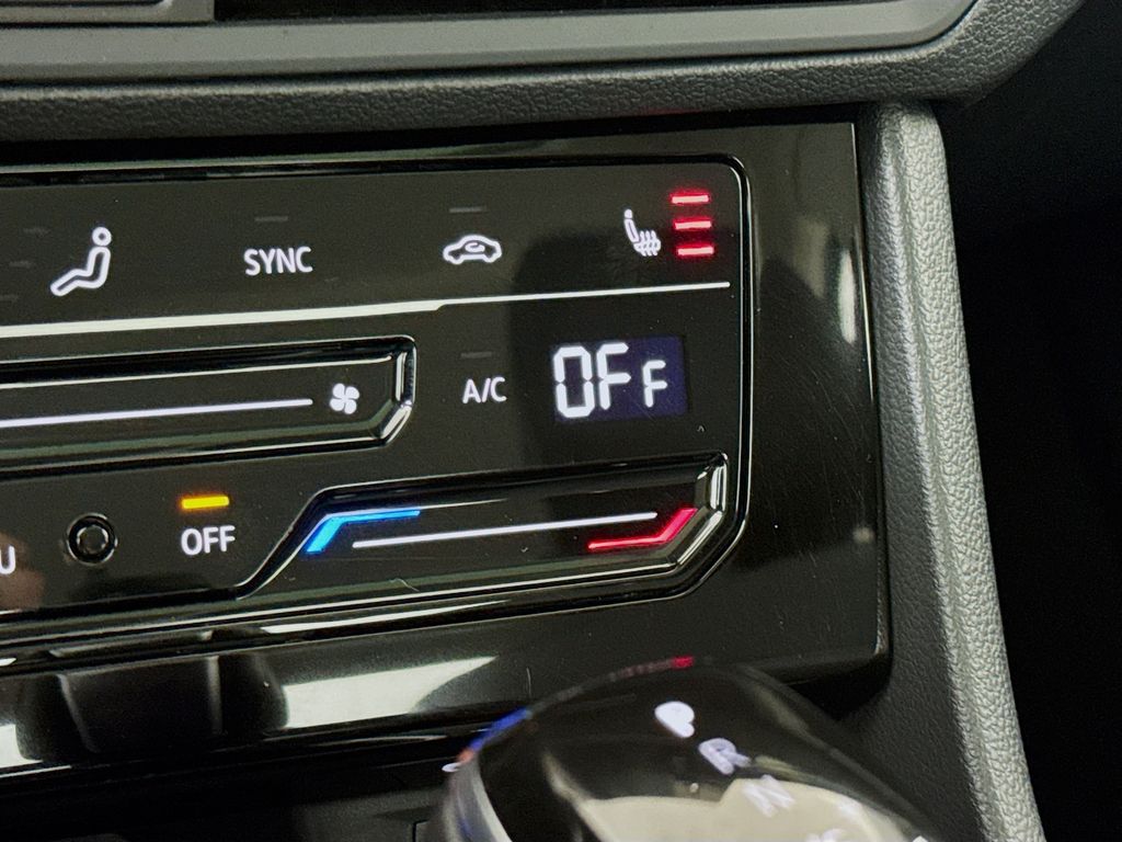 2025 Volkswagen Jetta SE - Photo 20