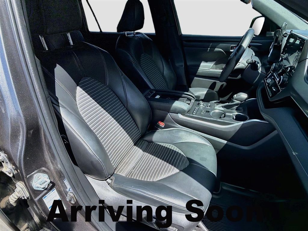 2022 Toyota Highlander XSE 4x4 V6's photo