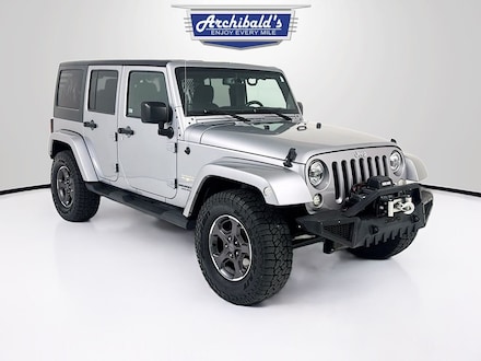 2013 Jeep Wrangler Unlimited Sahara SUV