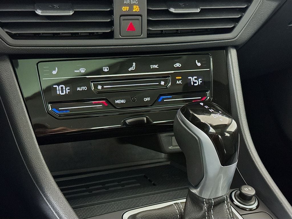 2025 Volkswagen Jetta SE - Photo 16