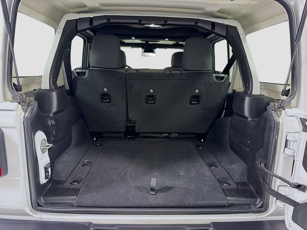 2025 Jeep Wrangler 4-Door Sahara - Photo 23