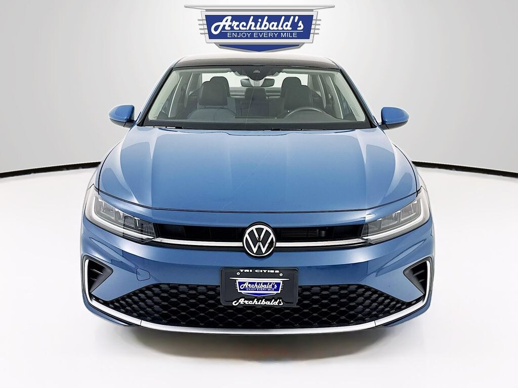 Certified 2025 Volkswagen Jetta 1.5T SE Sedan