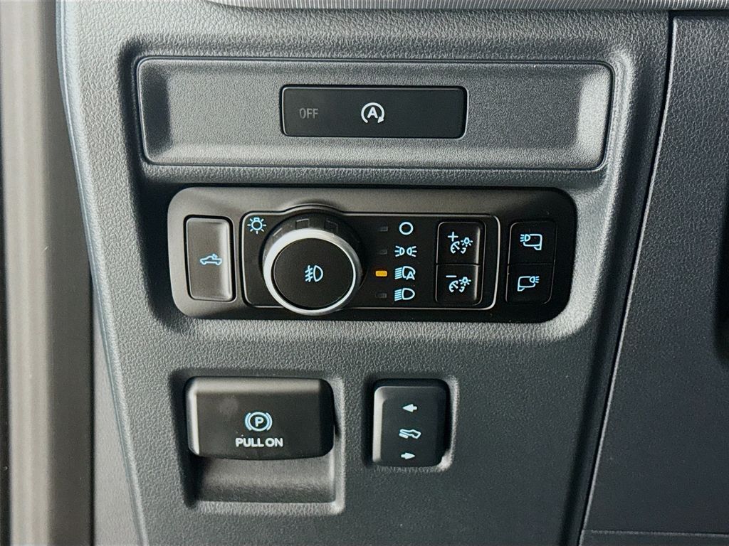 2025 Ford F-150 Lariat - Photo 11