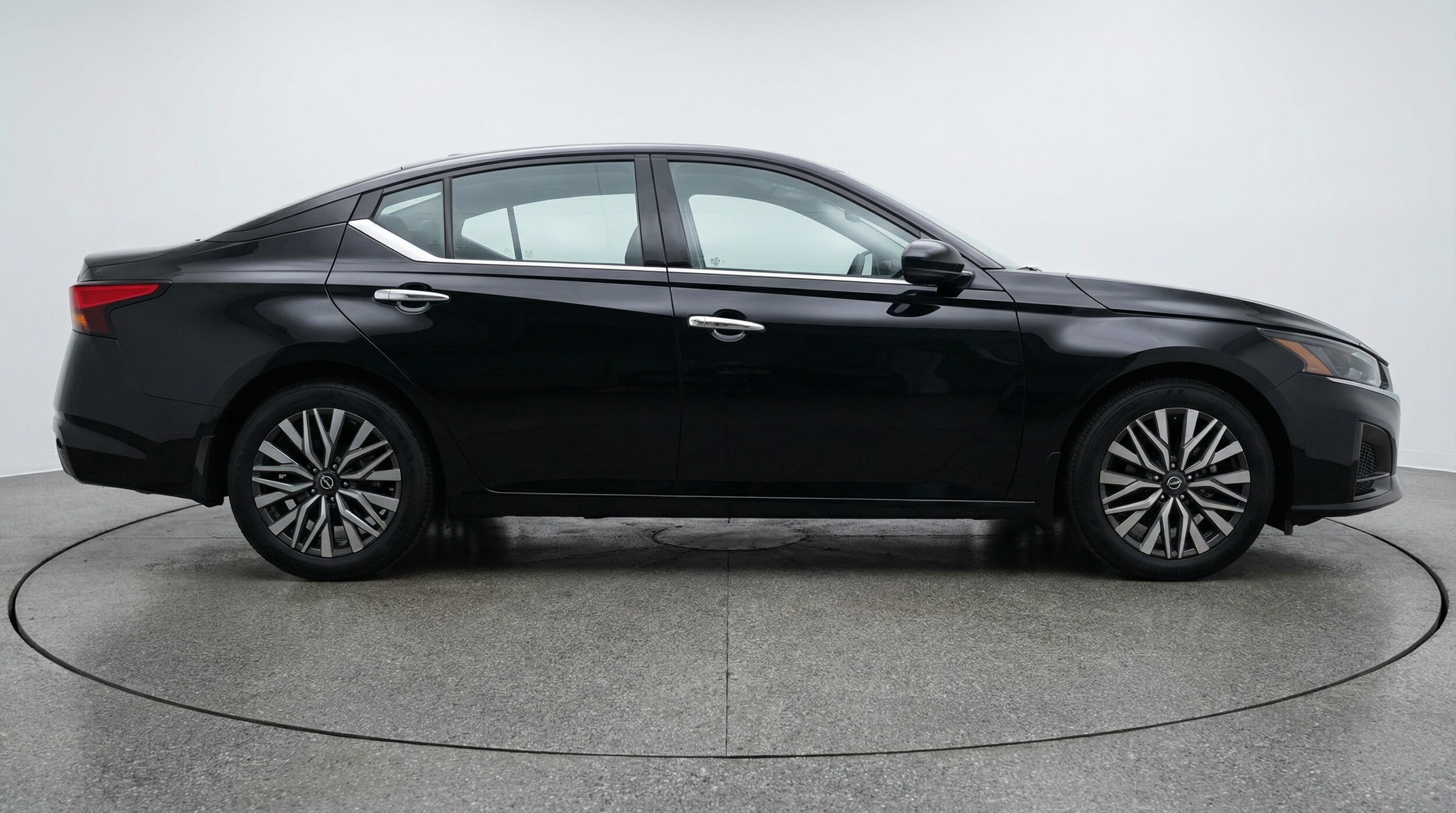 Thumbnail: 2025 Nissan Altima - 8