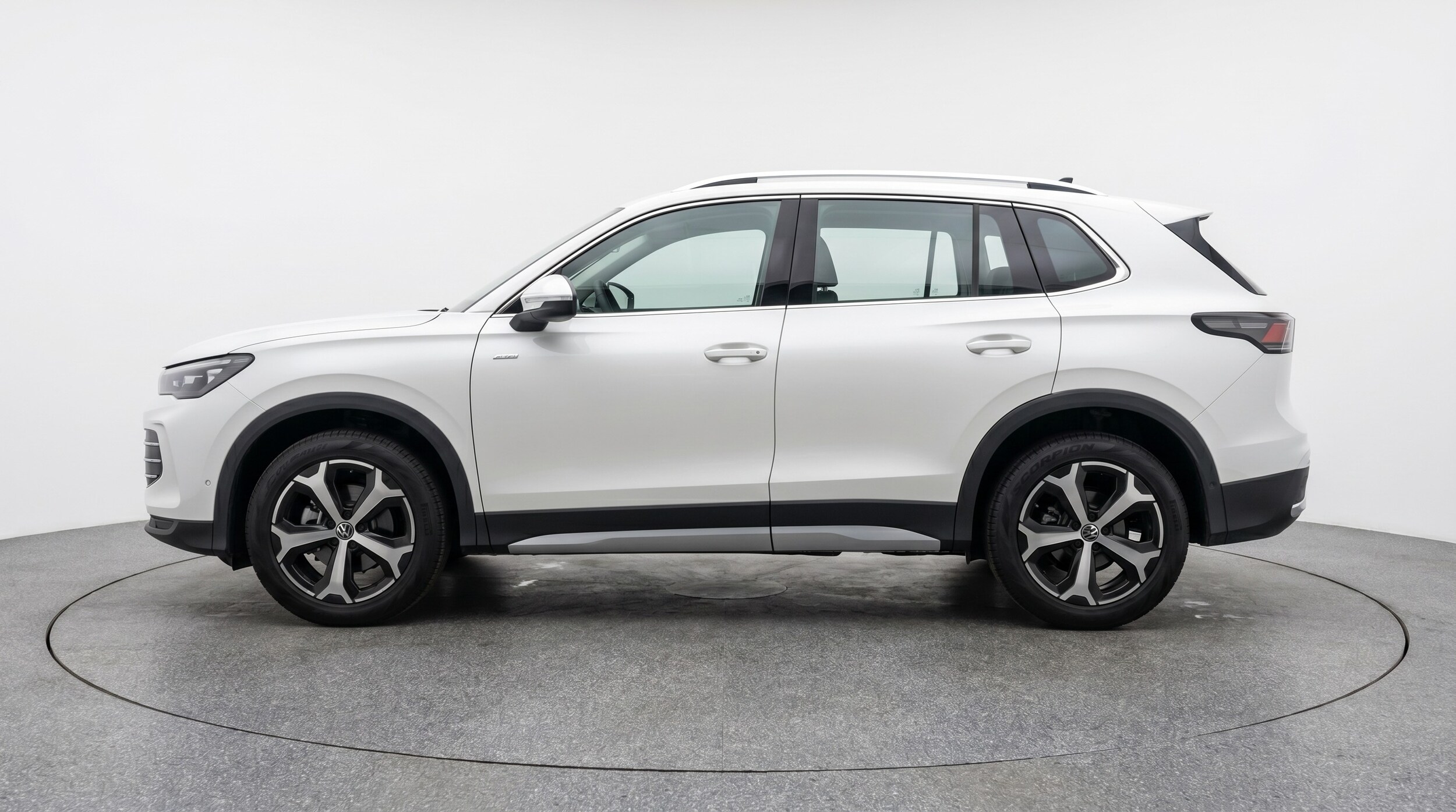 Thumbnail: 2026 Volkswagen Tiguan - 4