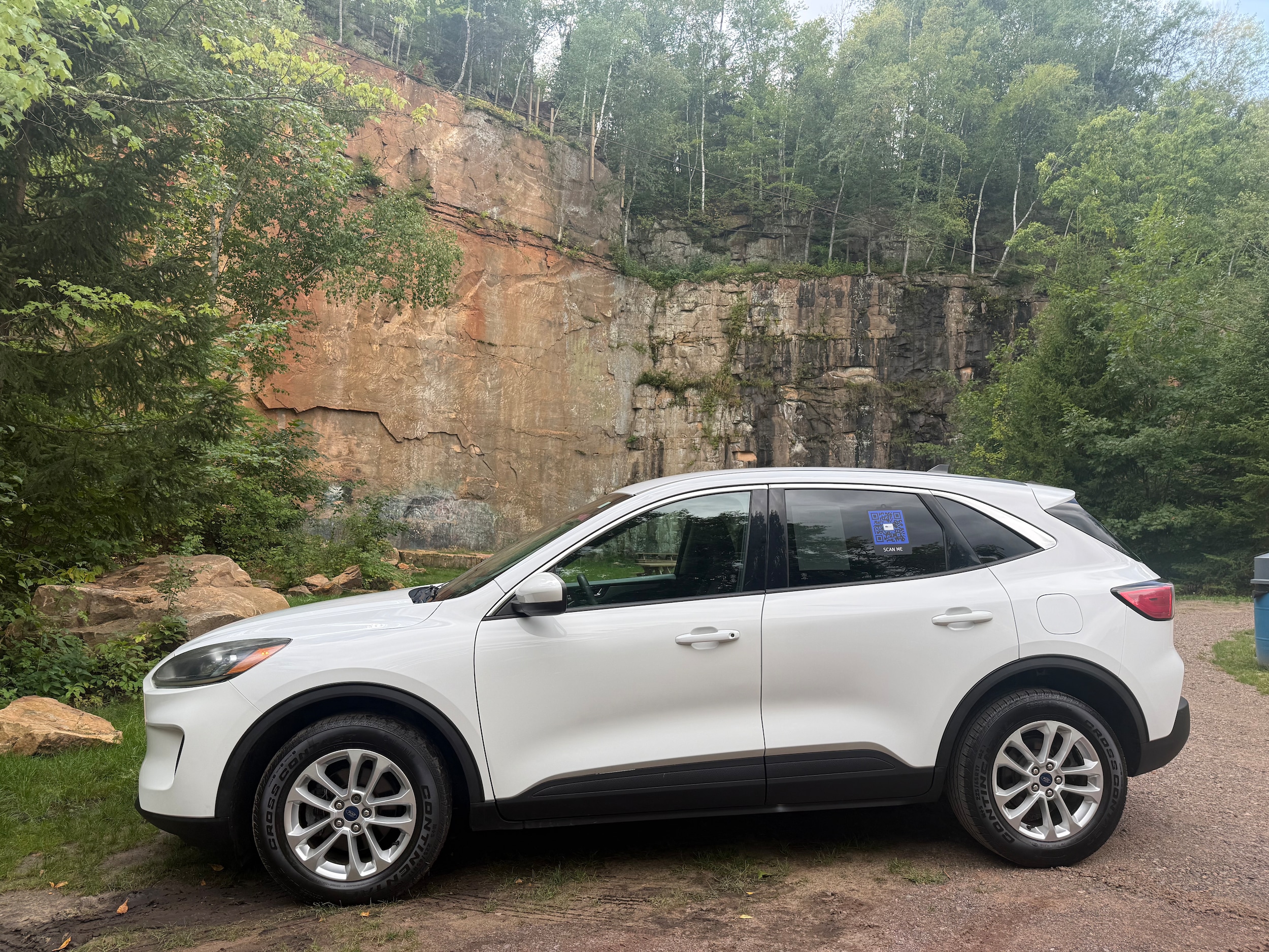 Used 2020 Ford Escape SE with VIN 1FMCU9G61LUB11374 for sale in Sandstone, Minnesota