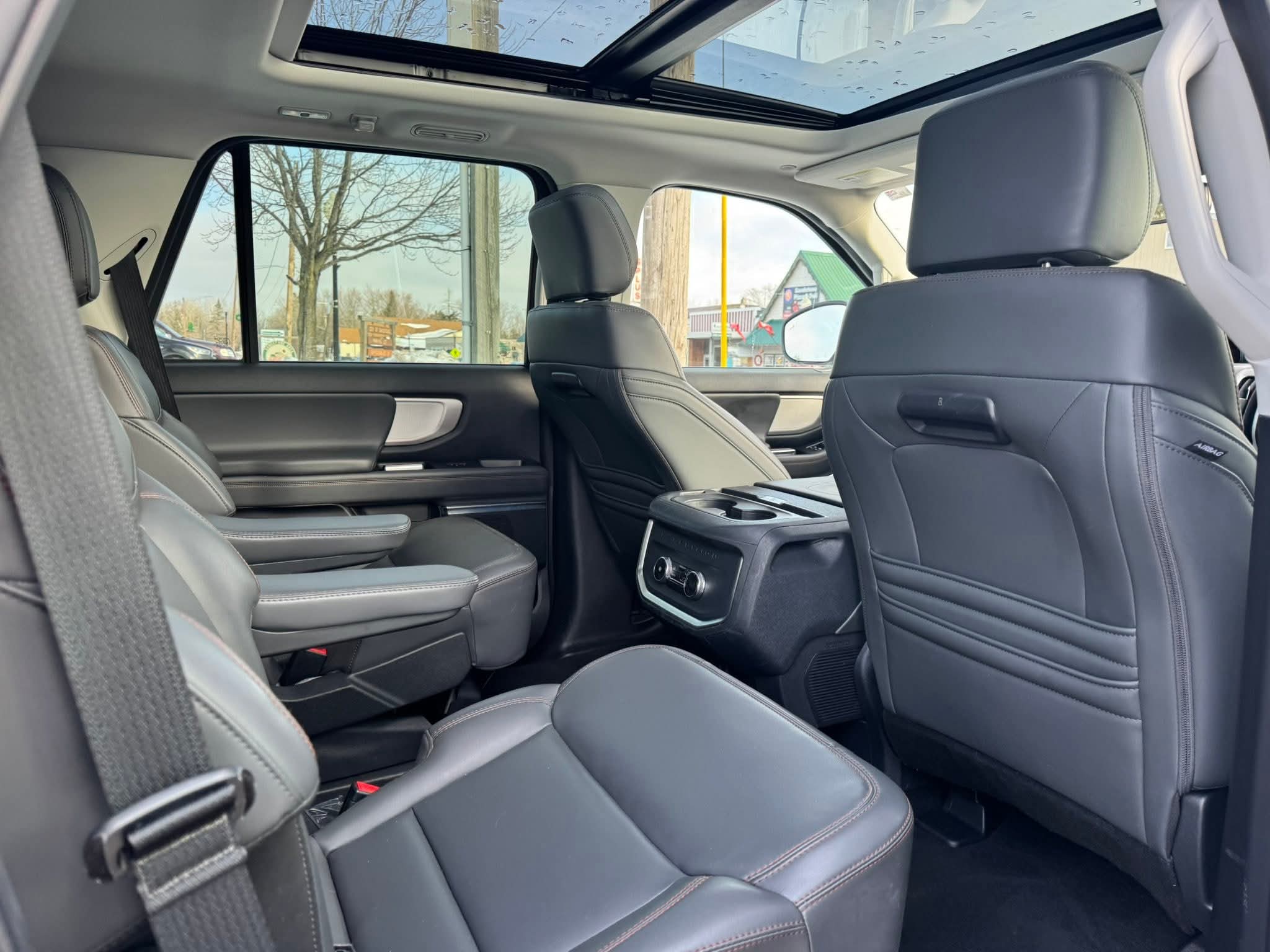 2025 Ford Expedition Active - Photo 11