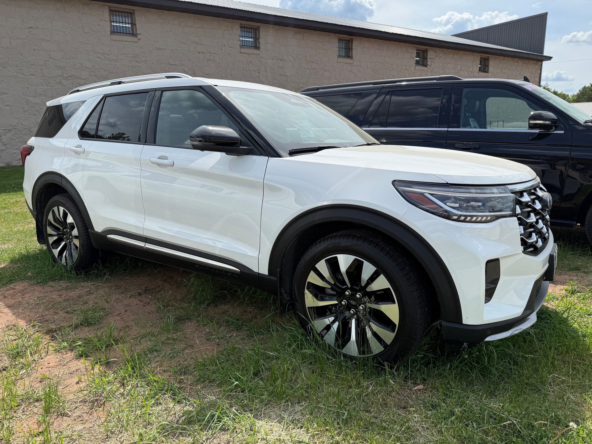 2026 Ford Explorer Platinum 4WD's photo