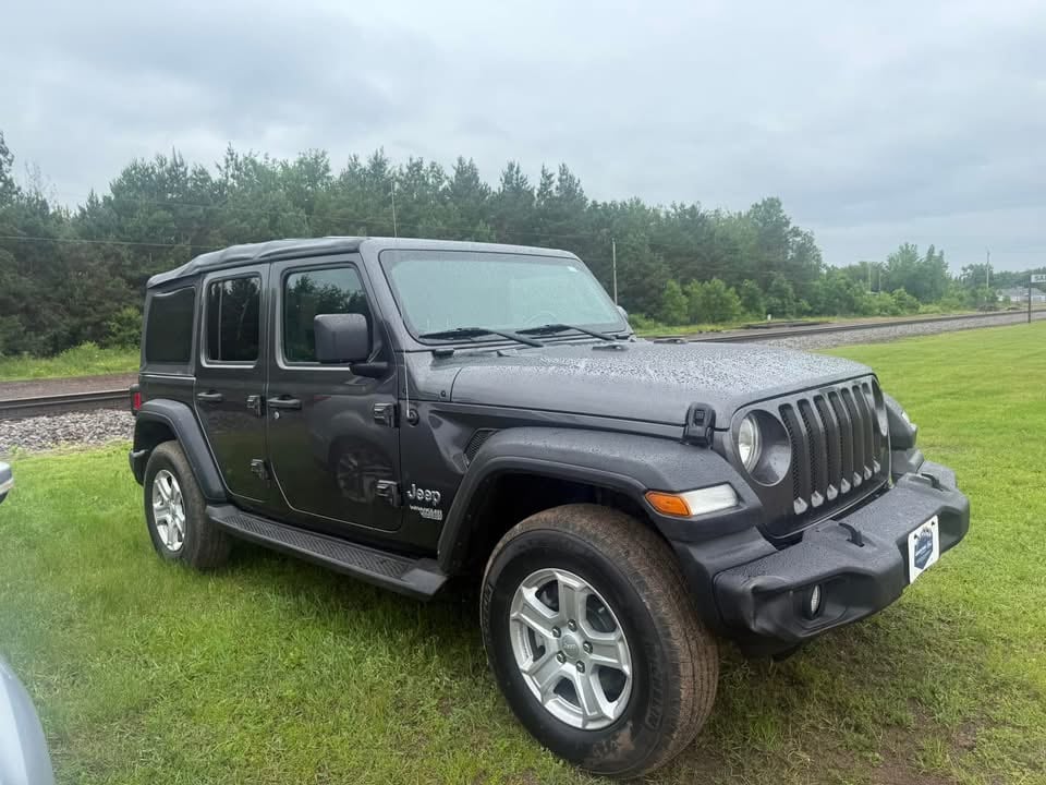 Used 2018 Jeep All-New Wrangler Unlimited Sport S with VIN 1C4HJXDG1JW154120 for sale in Sandstone, Minnesota