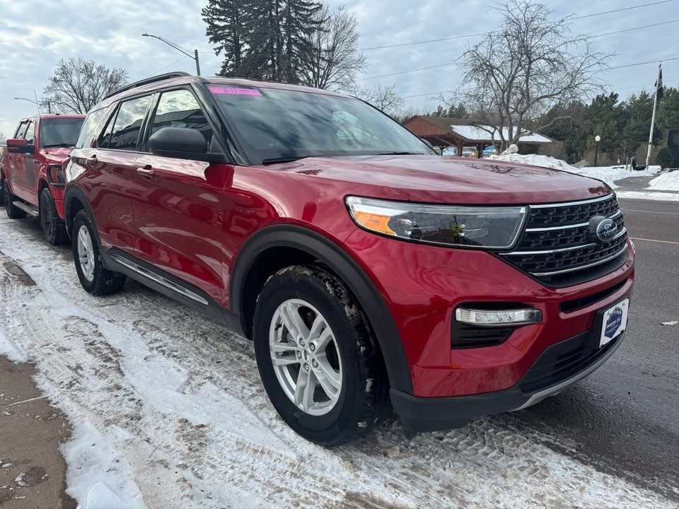 2022 Ford Explorer XLT's photo