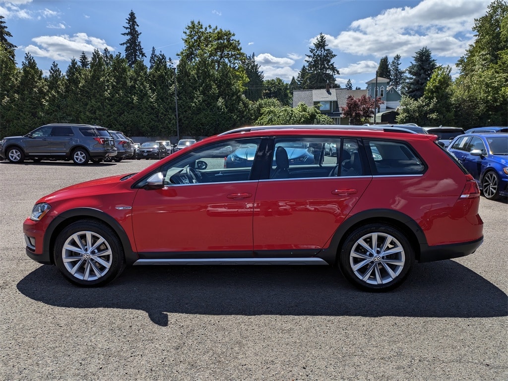 Used 2017 Volkswagen Golf Alltrack Alltrack SE with VIN 3VWH17AU2HM523066 for sale in Gladstone, OR