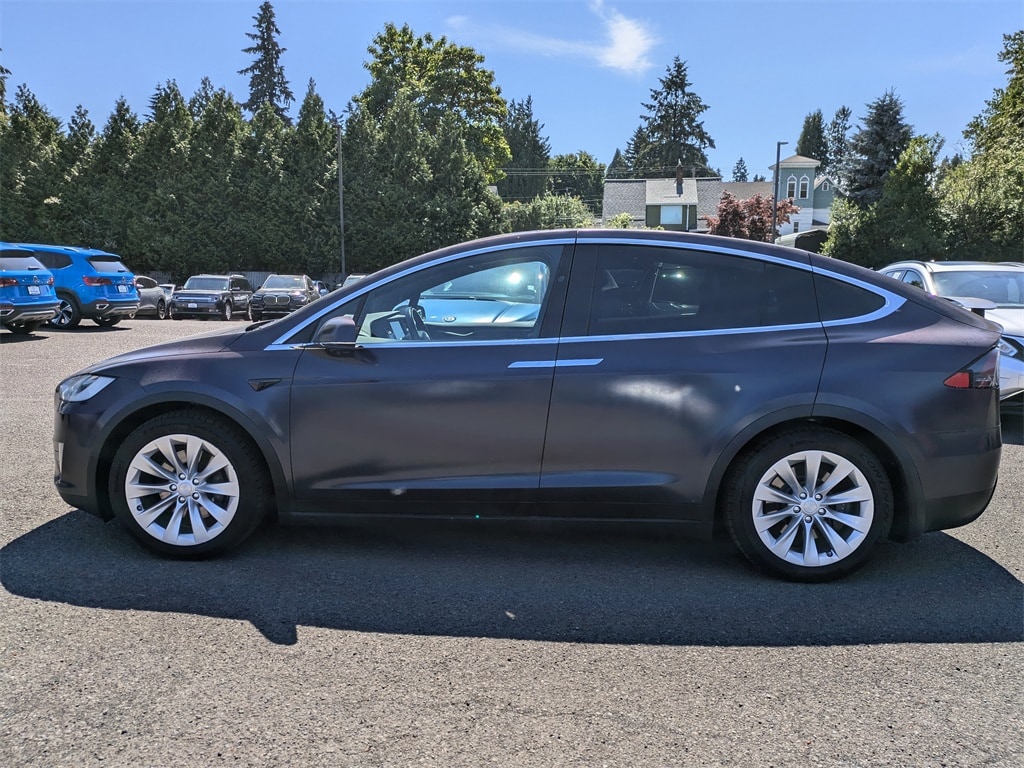 Used 2018 Tesla Model X 75D with VIN 5YJXCDE25JF104641 for sale in Gladstone, OR