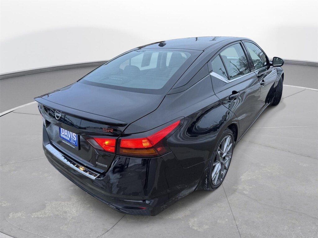Used 2023 Nissan Altima 2.0 SR Sedan