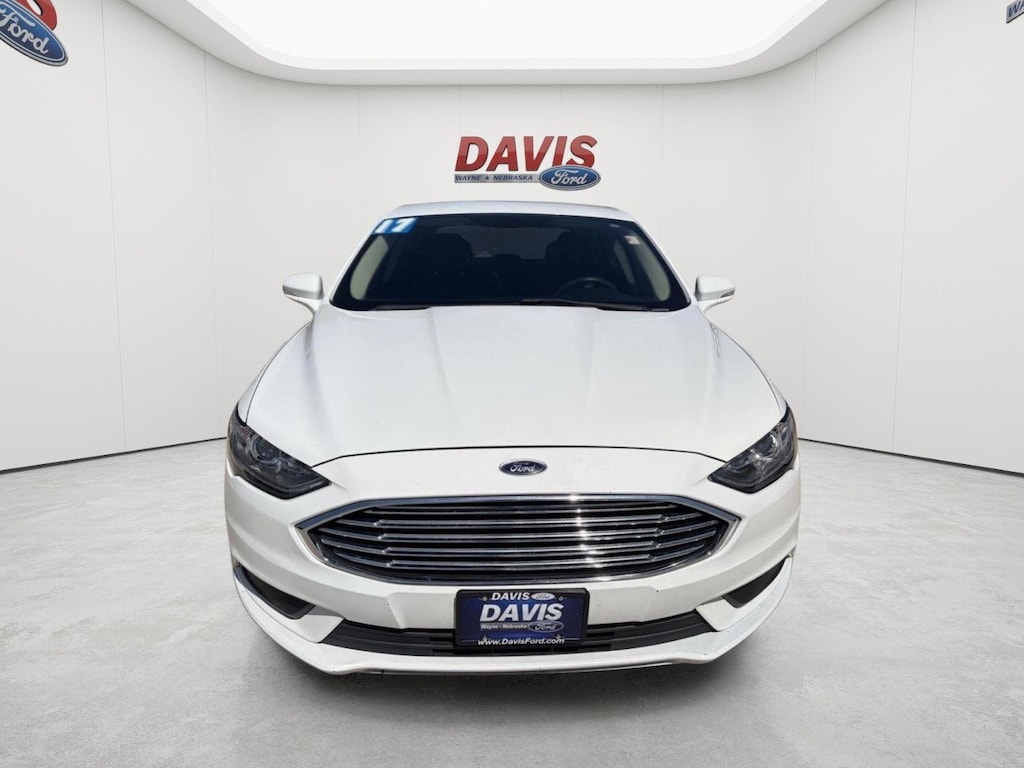 Used 2017 Ford Fusion SE Sedan