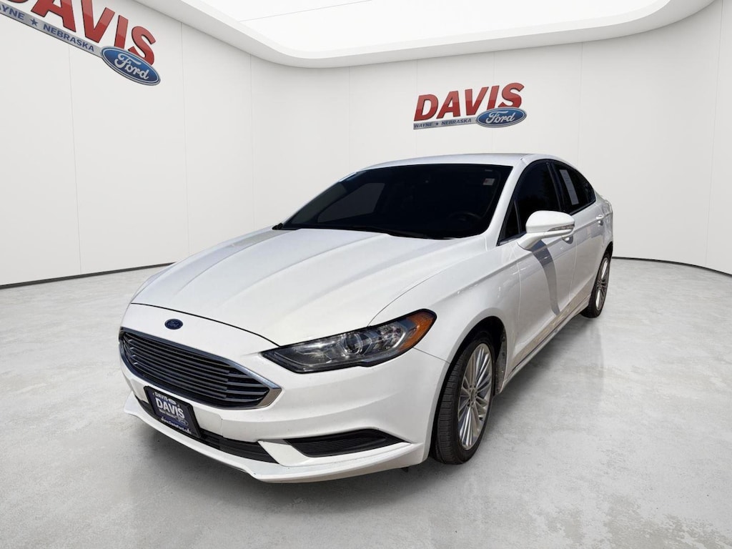 Used 2017 Ford Fusion SE Sedan