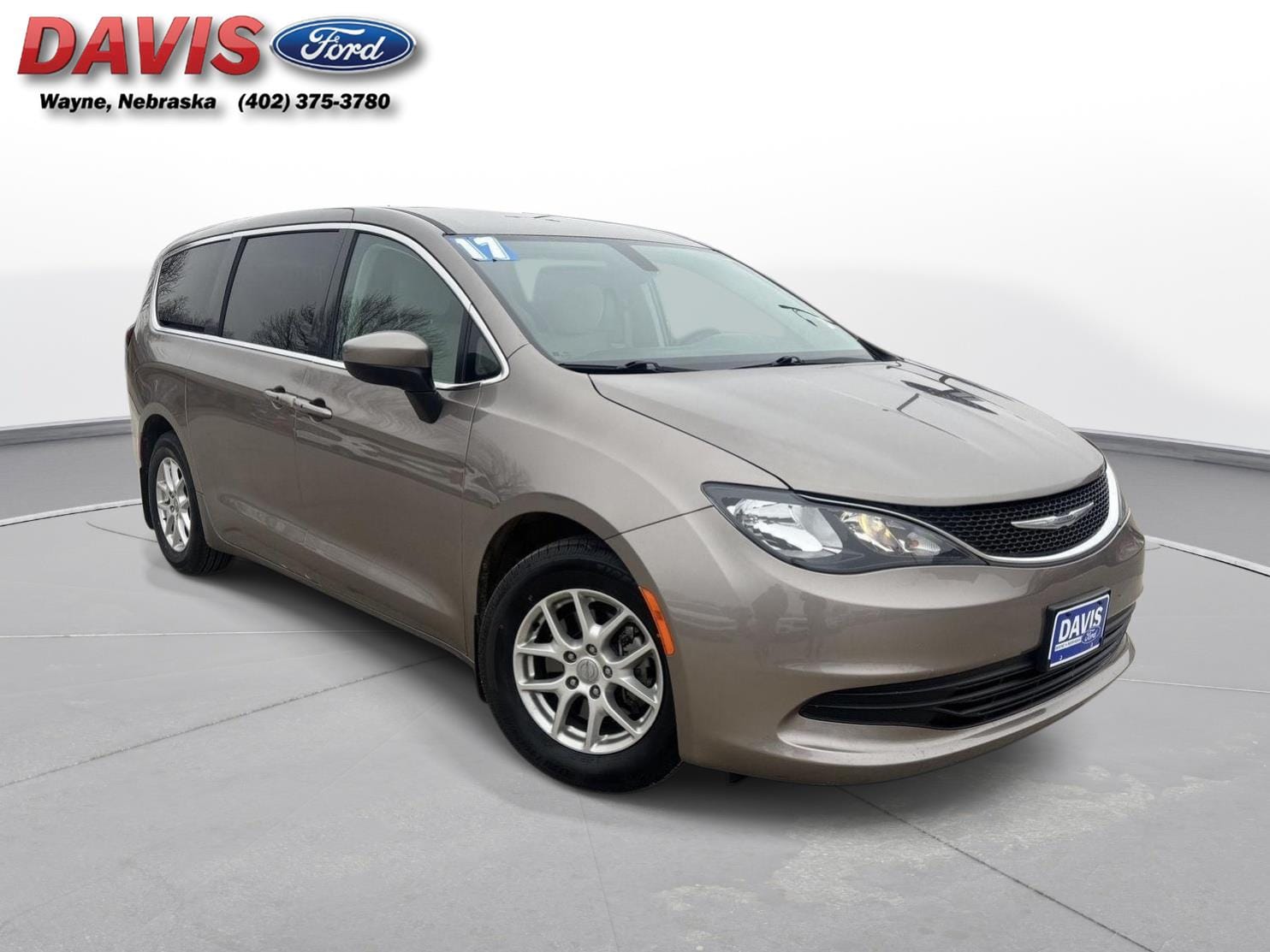 2017 Chrysler Pacifica Touring's photo