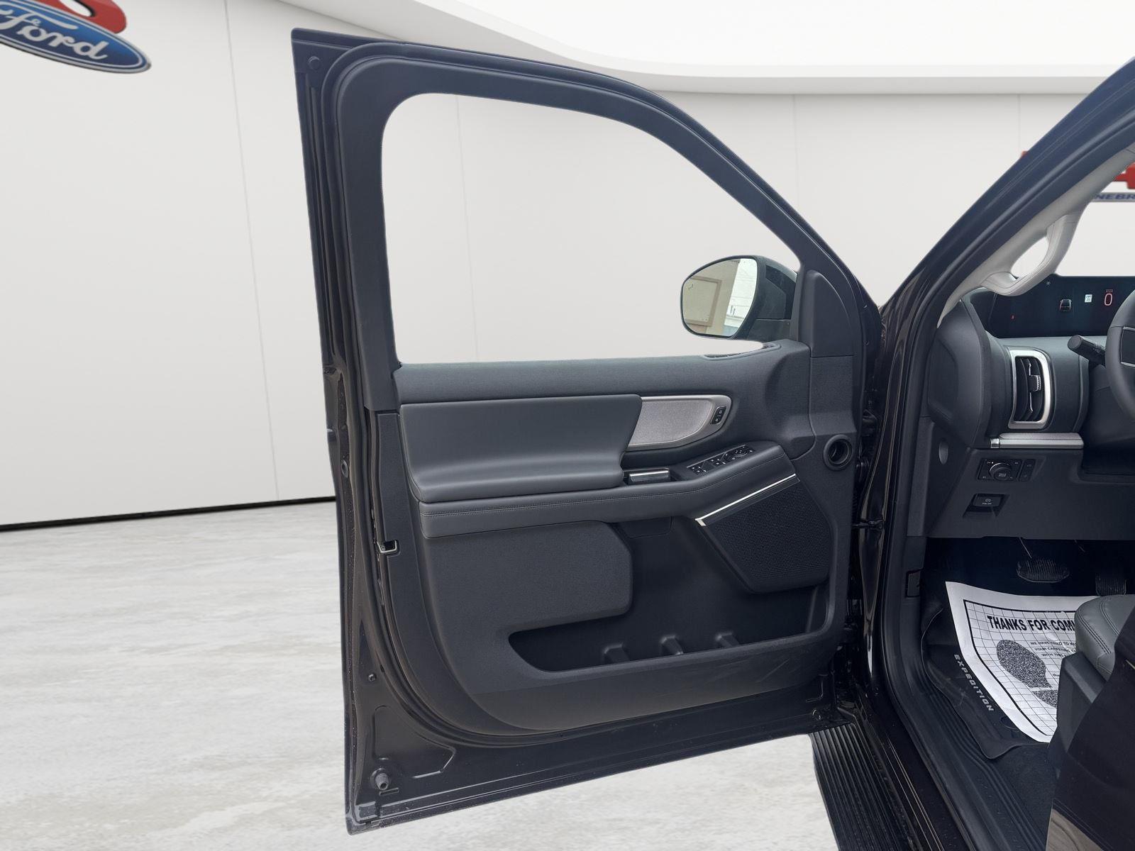 2026 Ford Expedition MAX Active - Photo 9