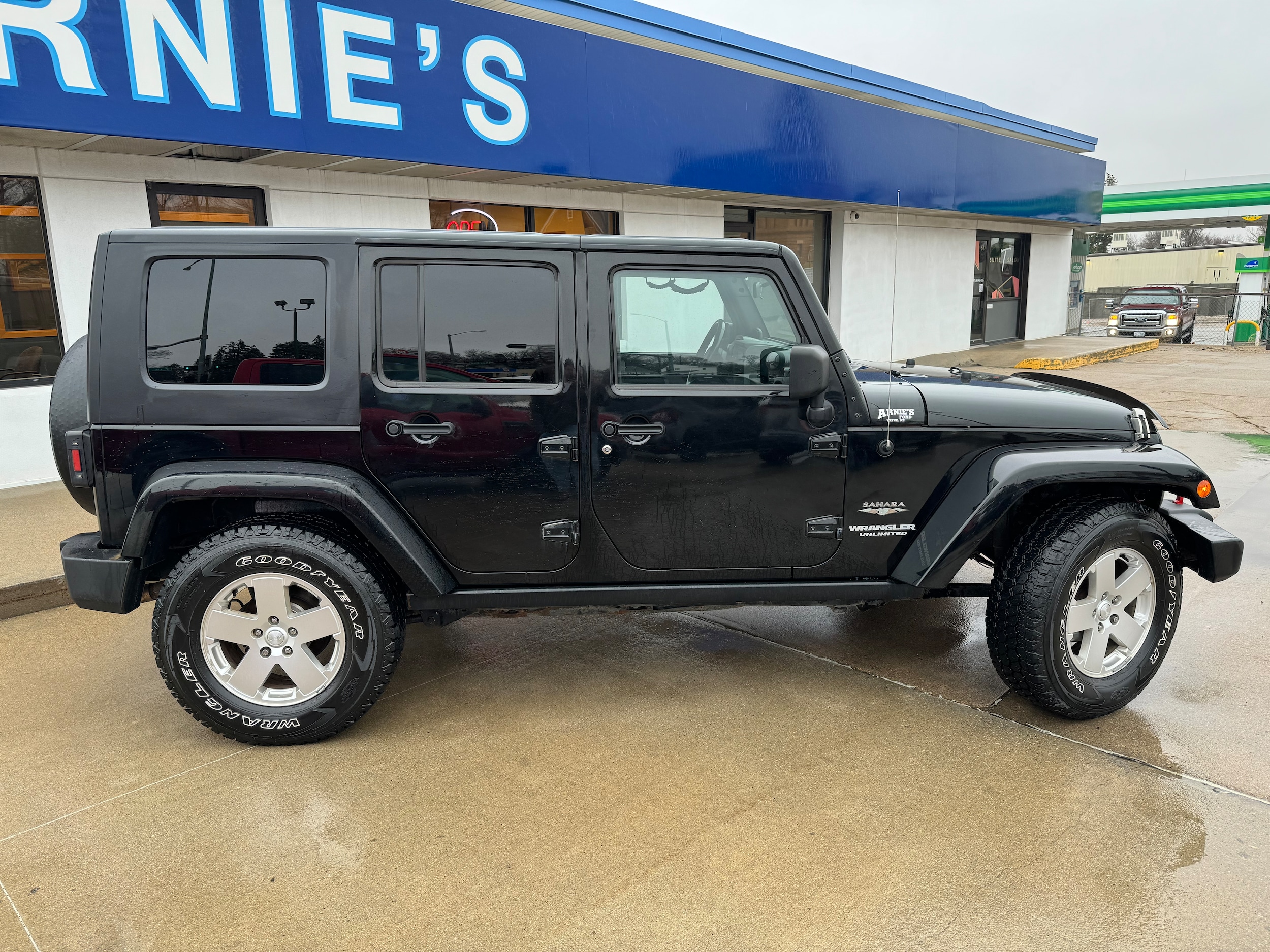 Used 2010 Jeep Wrangler Unlimited Sahara with VIN 1J4BA5H10AL181322 for sale in Wayne, NE