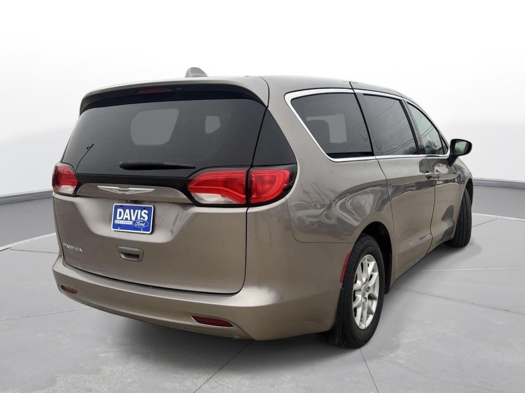 Used 2017 Chrysler Pacifica Touring Van