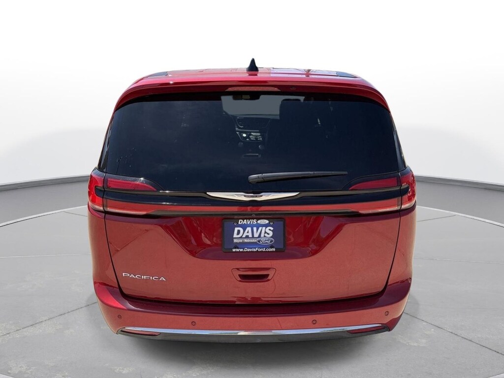 Used 2025 Chrysler Pacifica Select Van